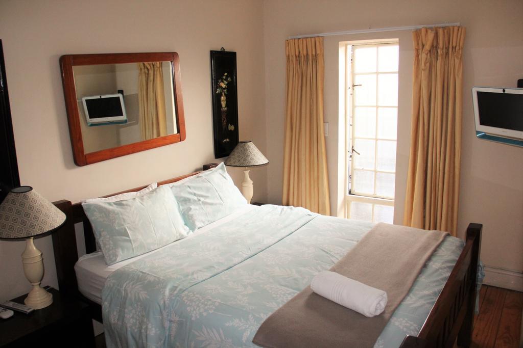 Forty8 Backpackers Hotel Cape Town Exterior photo